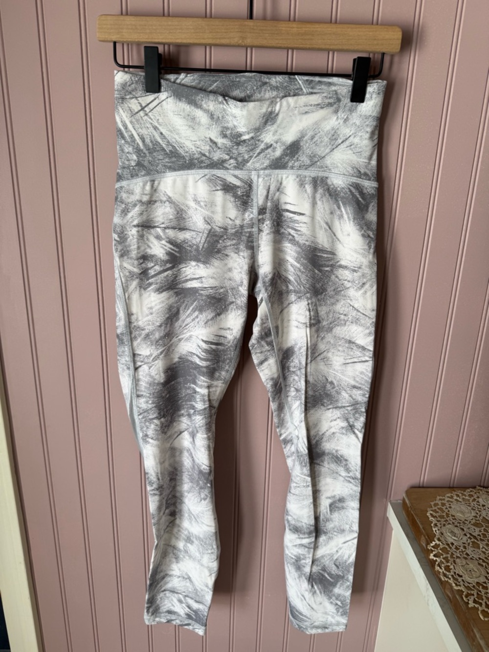 Lululemon train times 7/8 pants size 6